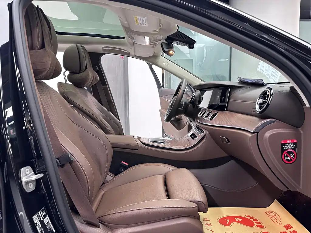 Mercedes-Benz E-Class 2023 — фото 10