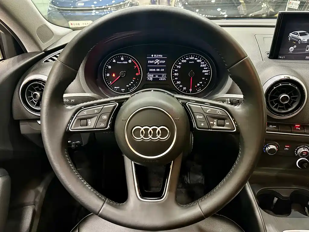 Audi A3 2017 — фото 13