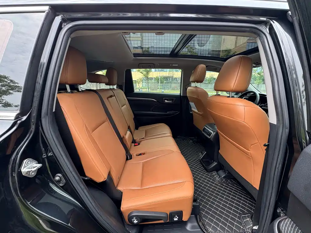 Toyota Highlander 2018 — фото 11
