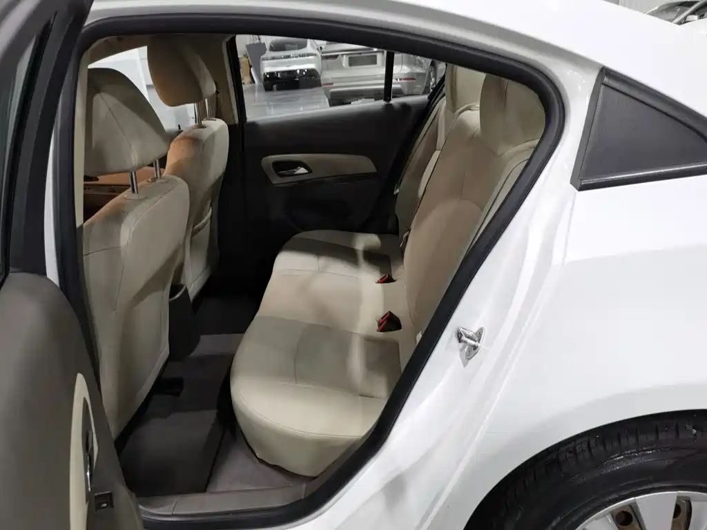 Chevrolet Cruze 2015 — фото 15