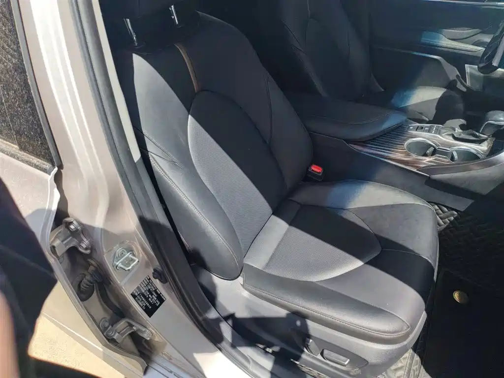 Toyota Camry 2020 — фото 24