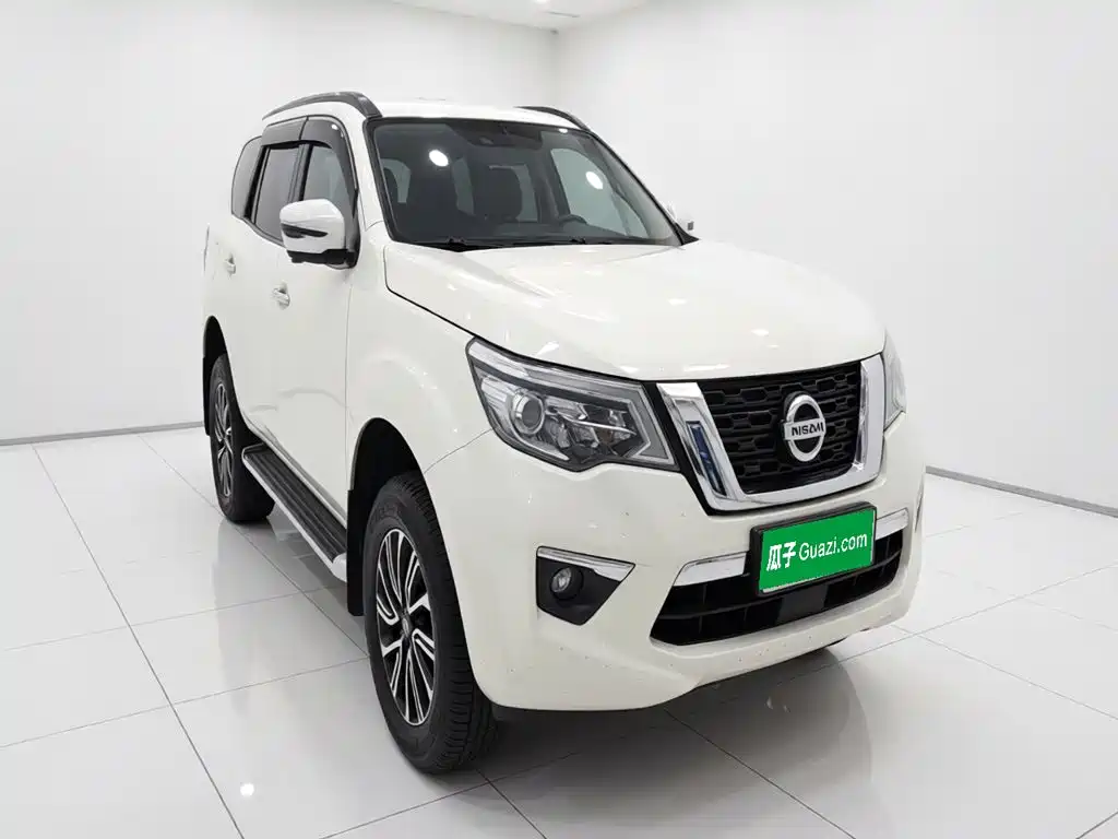 Nissan Terra 2018 — фото 24