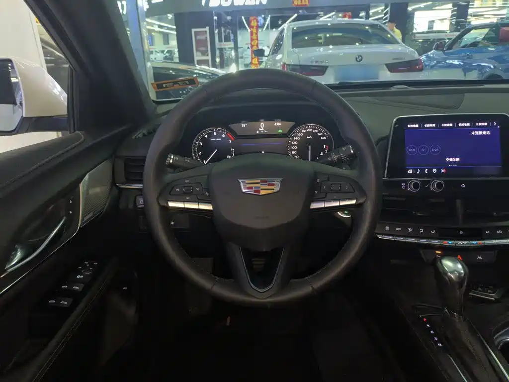 Cadillac CT4 2023 — фото 11