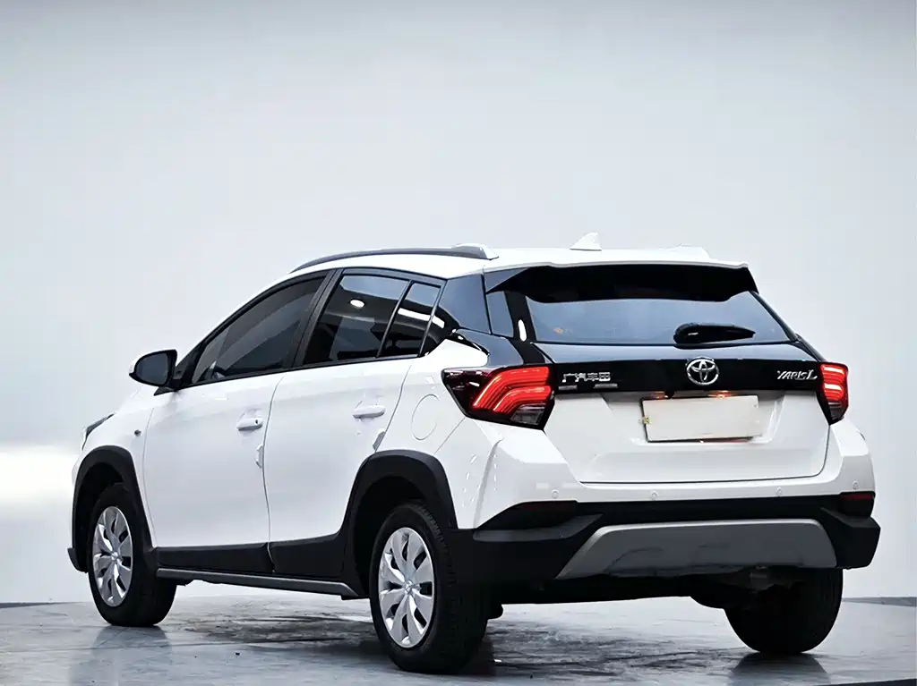 Toyota Yaris L 2022 — фото 17