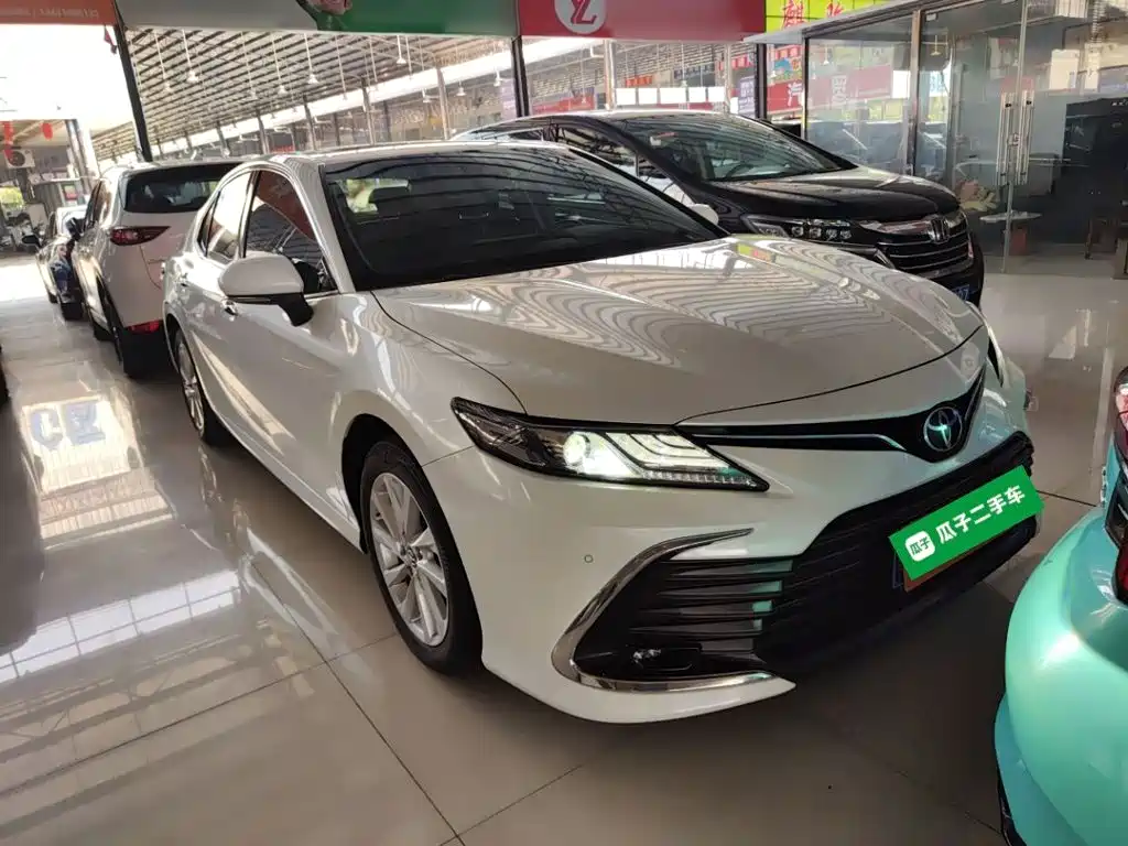 Toyota Camry 2022 — фото 23