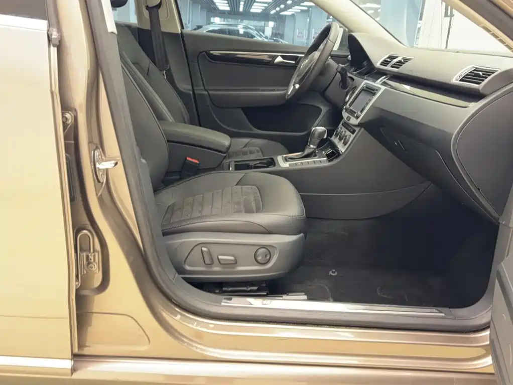 Volkswagen Magotan 2016