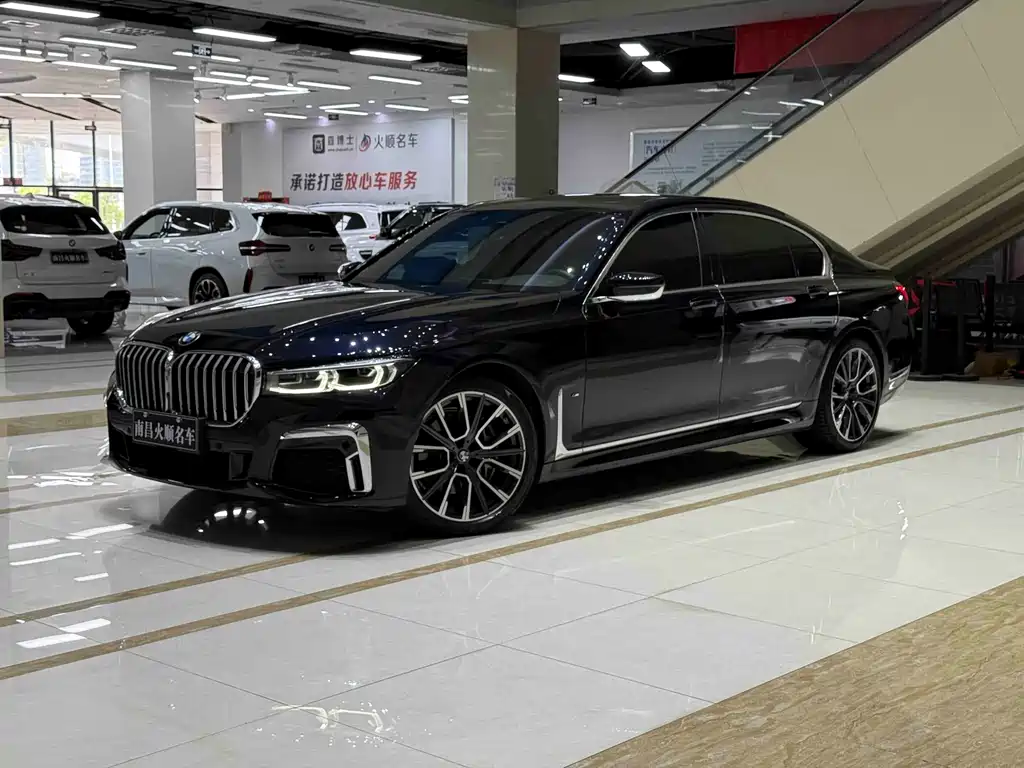 BMW 7 Series 2022 — фото 1