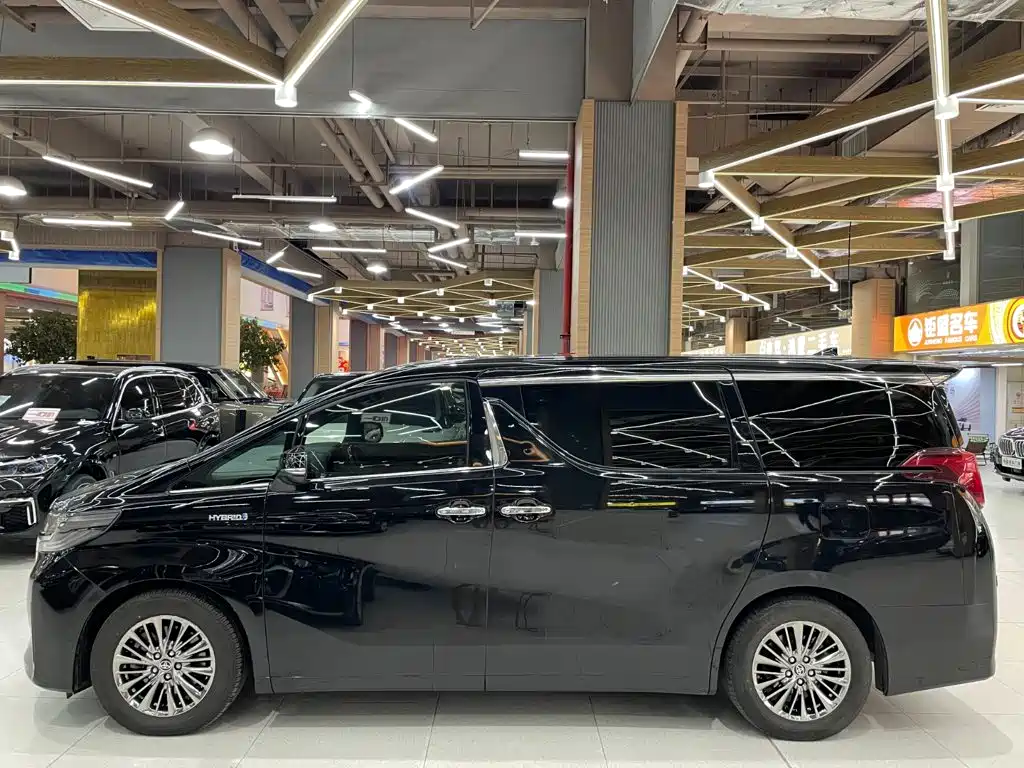 Toyota Alphard 2021 — фото 4