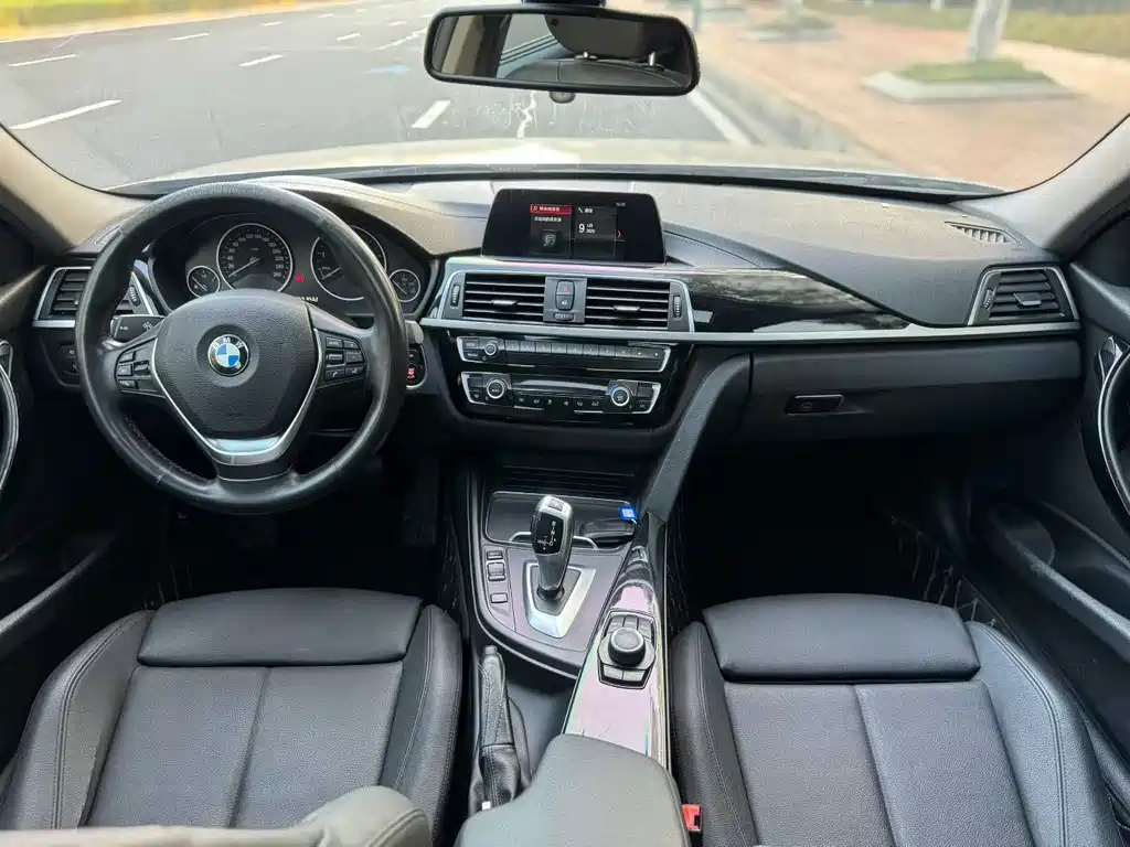 BMW 3 Series 2017 — фото 4