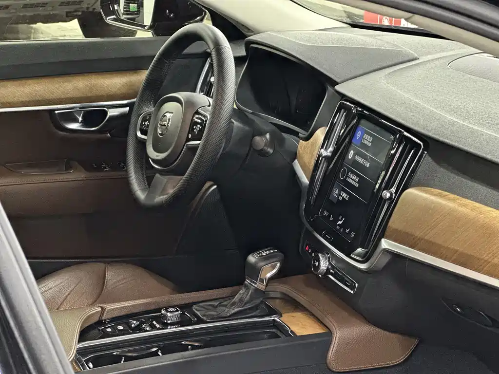 Volvo S90 2019 — фото 12