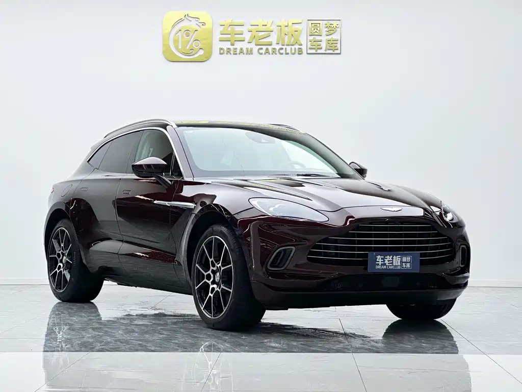 Aston Martin DBX 2021 — фото 3