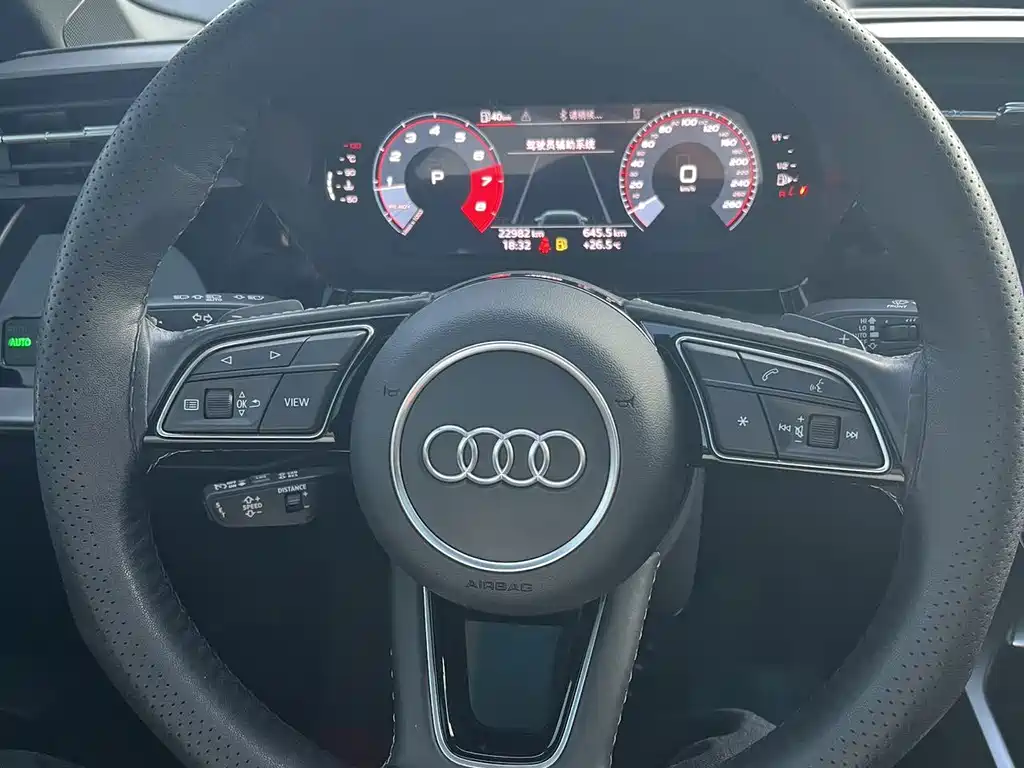 Audi A3 2023 — фото 16