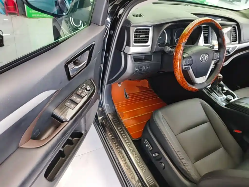 Toyota Highlander 2020 — фото 16
