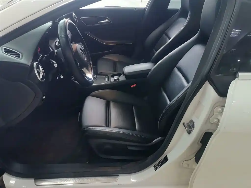 Mercedes-Benz CLA 2018 — фото 15
