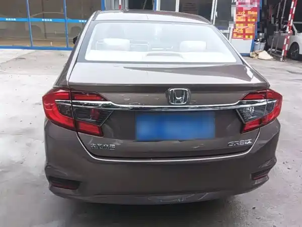 Honda Greiz 2016