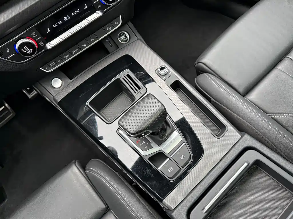 Audi Q5L 2024 — фото 15