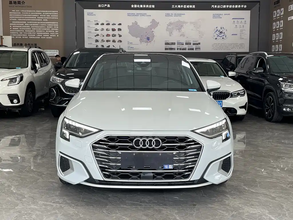 Audi A3 2023 — фото 2