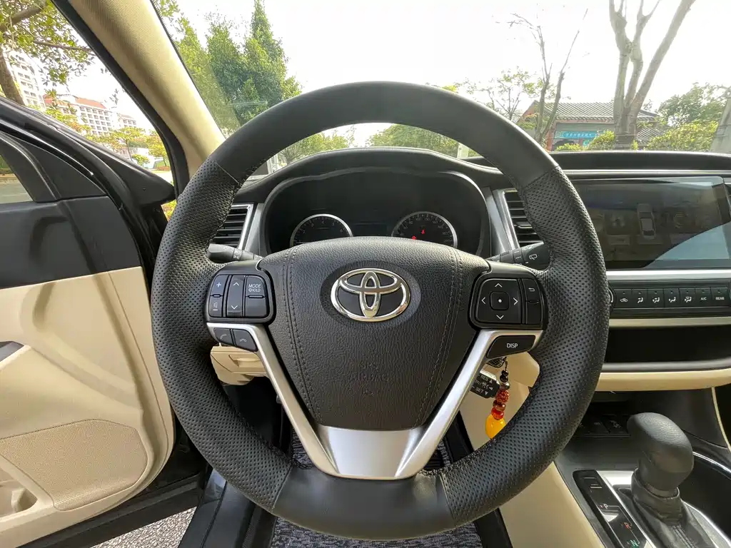 Toyota Highlander 2019 — фото 6