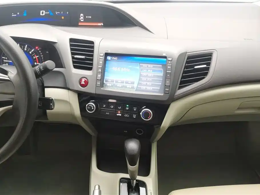 Honda Civic 2013 — фото 13