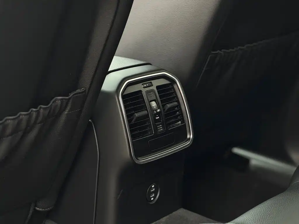 Porsche Macan 2020 — фото 19