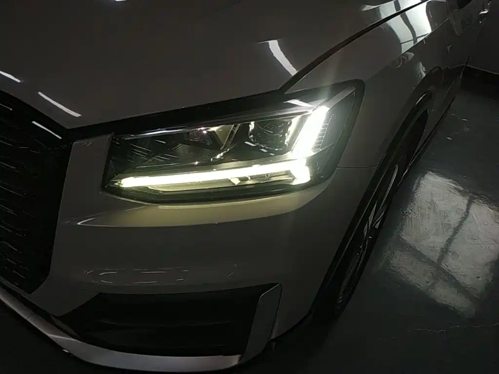 Audi Q2L 2019 — фото 24