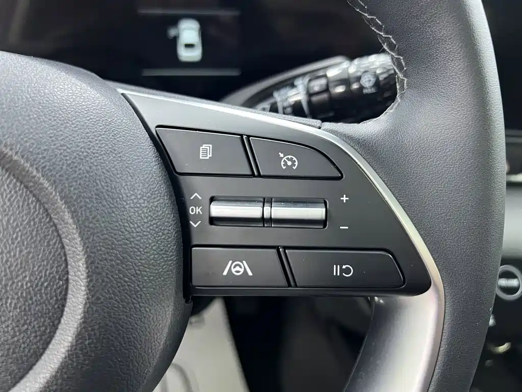 Hyundai Elantra 2022 — фото 12