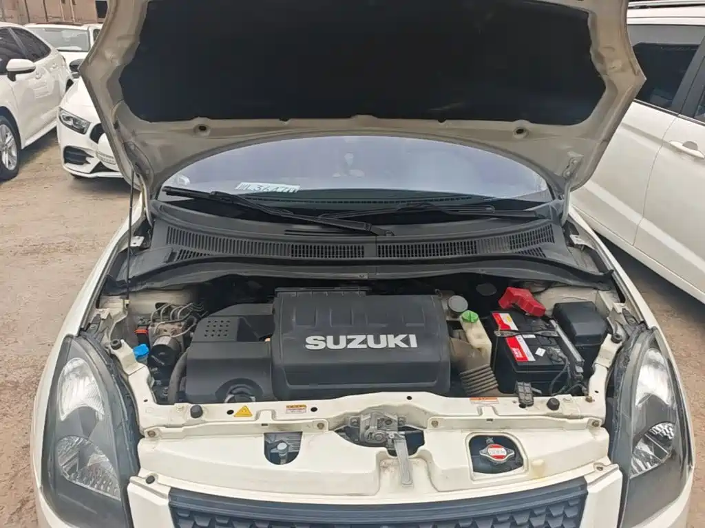 Suzuki Swift 2015 — фото 20