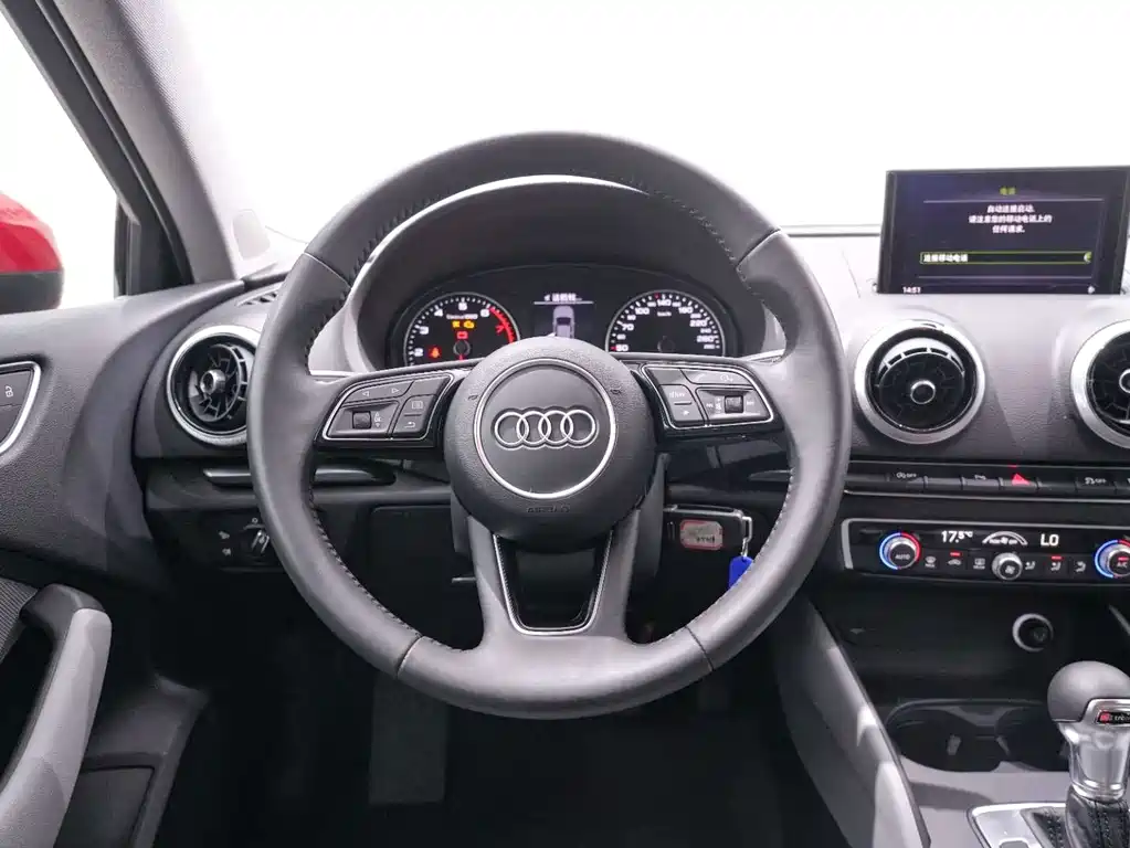 Audi A3 2018 — фото 15