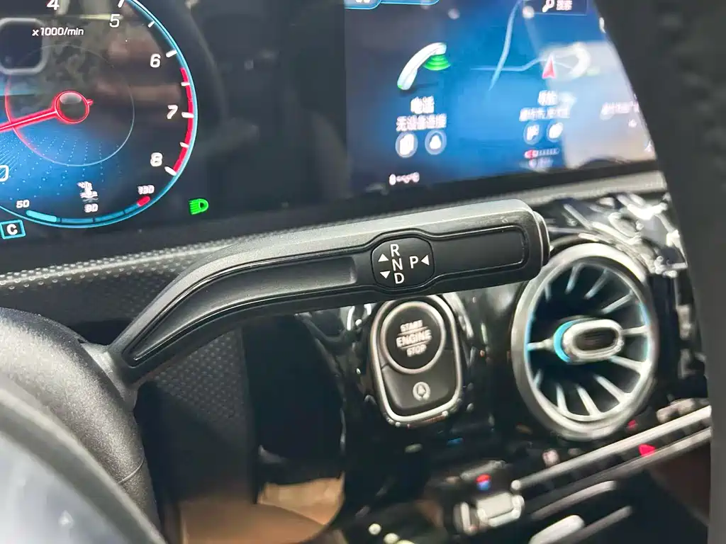 Mercedes-Benz A-Class 2019 — фото 12