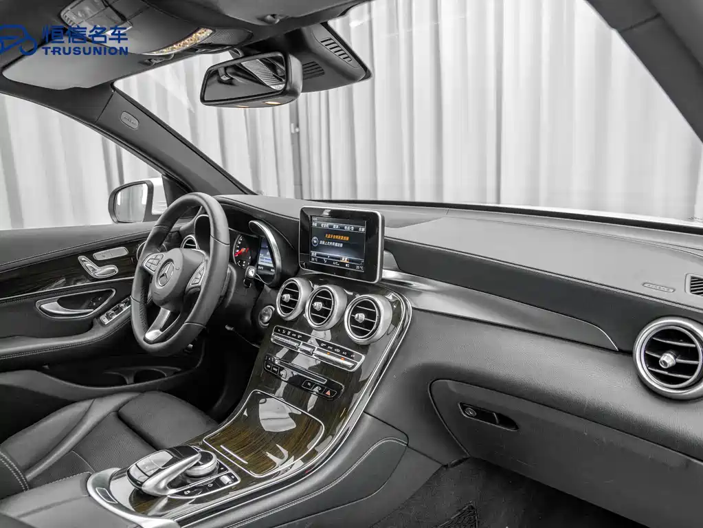 Mercedes-Benz GLC 2016 — фото 13