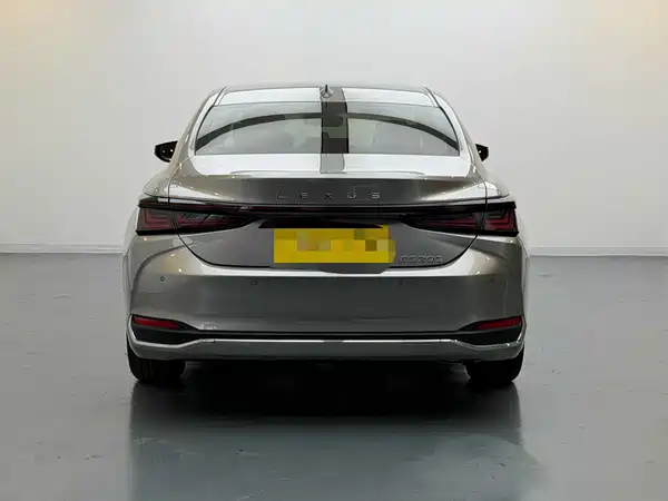 Lexus ES 2018