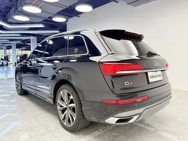Audi Q7 2021
