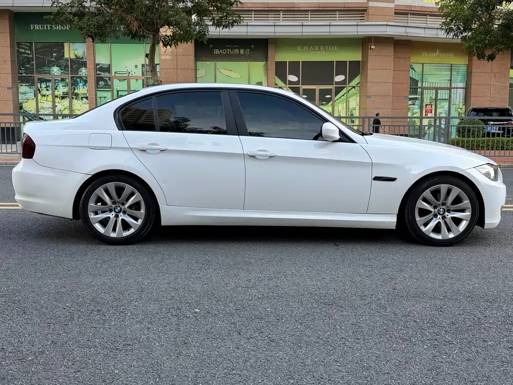 BMW 3 Series 2009 — фото 10
