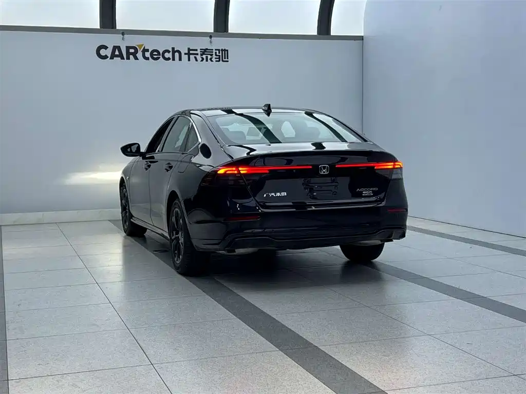 Honda Accord — фото 5