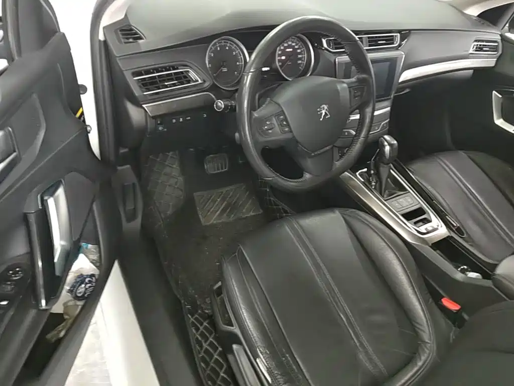 Peugeot 408 2016 — фото 16