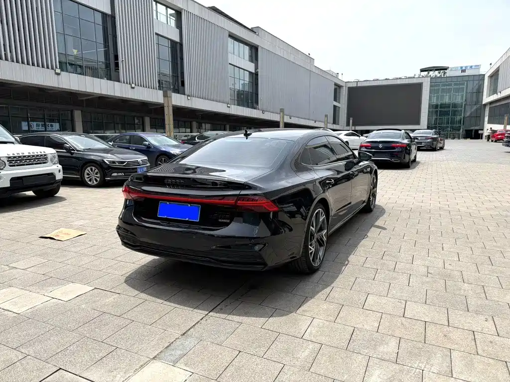 Audi A7L 2023 — фото 8