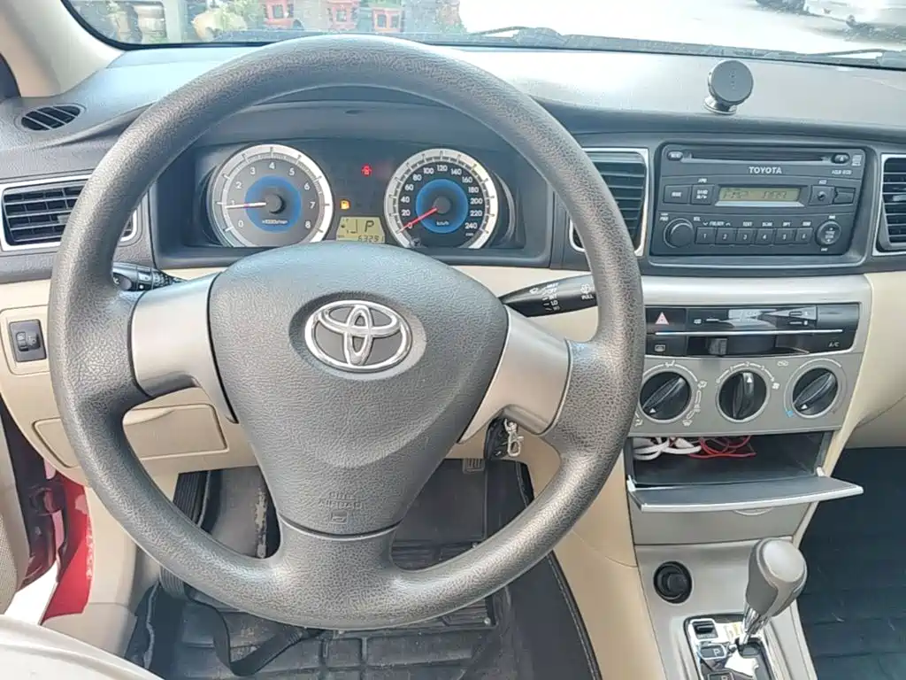 Toyota Corolla 2015 — фото 10