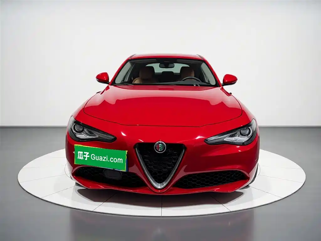 Alfa Romeo Giulia 2019 — фото 24