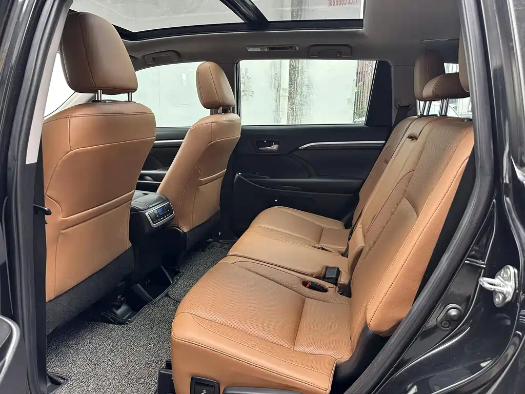 Toyota Highlander 2020 — фото 11