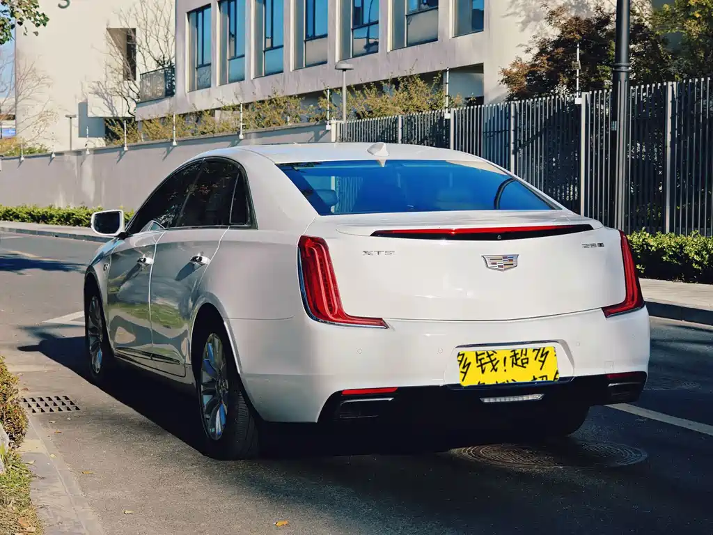 Cadillac XTS 2018 — фото 8
