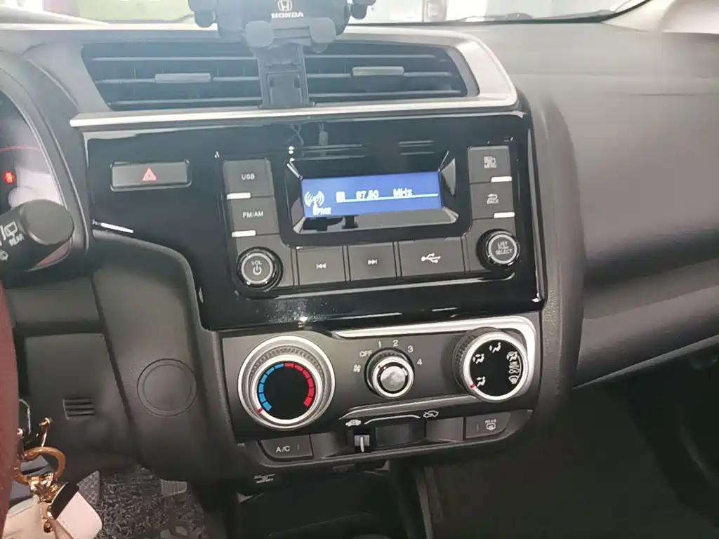 Honda Fit 2018 — фото 13