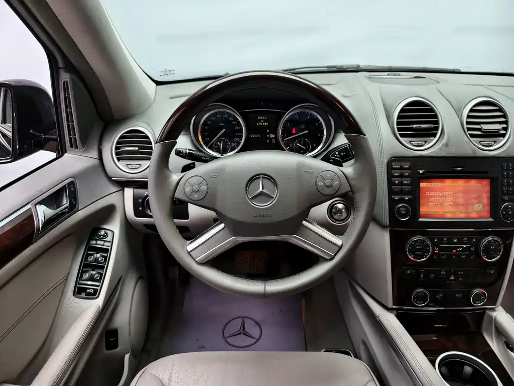 Mercedes-Benz GL-Class 2011 — фото 19