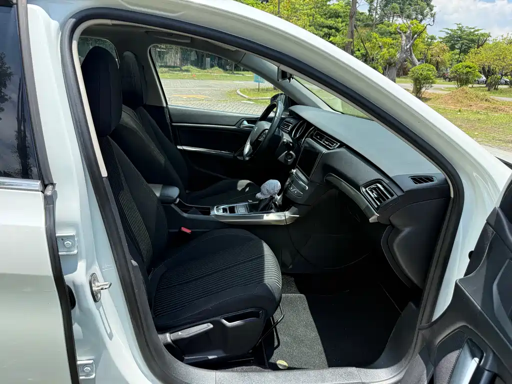 Peugeot 408 2018