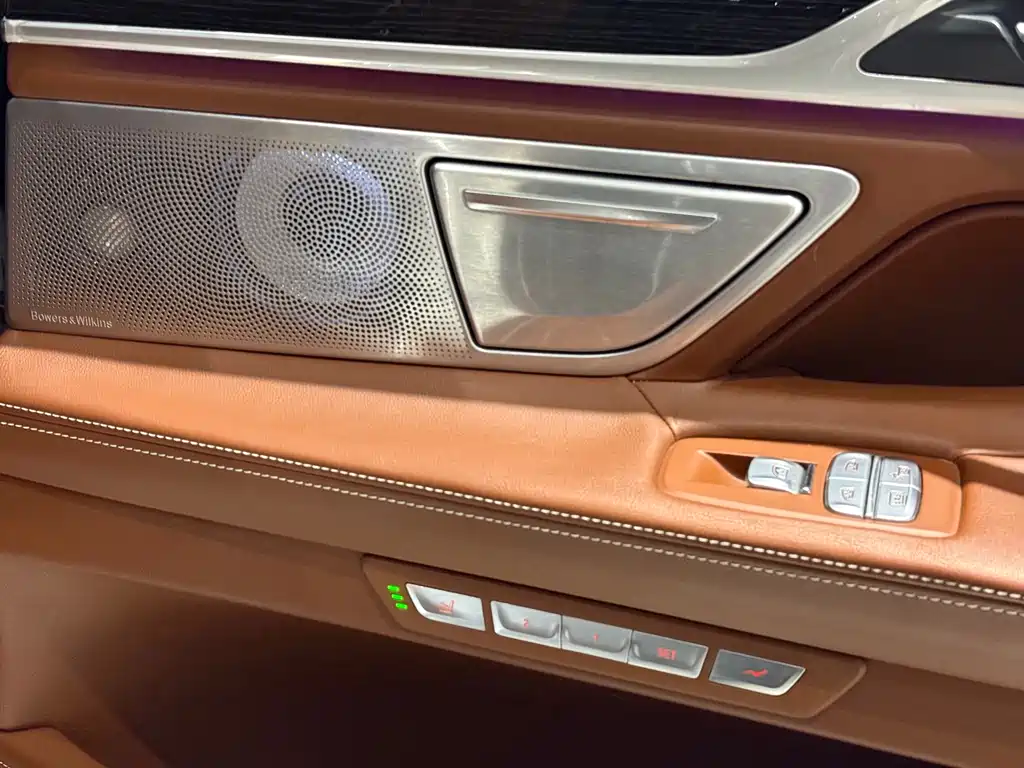 BMW 7 Series 2017 — фото 19