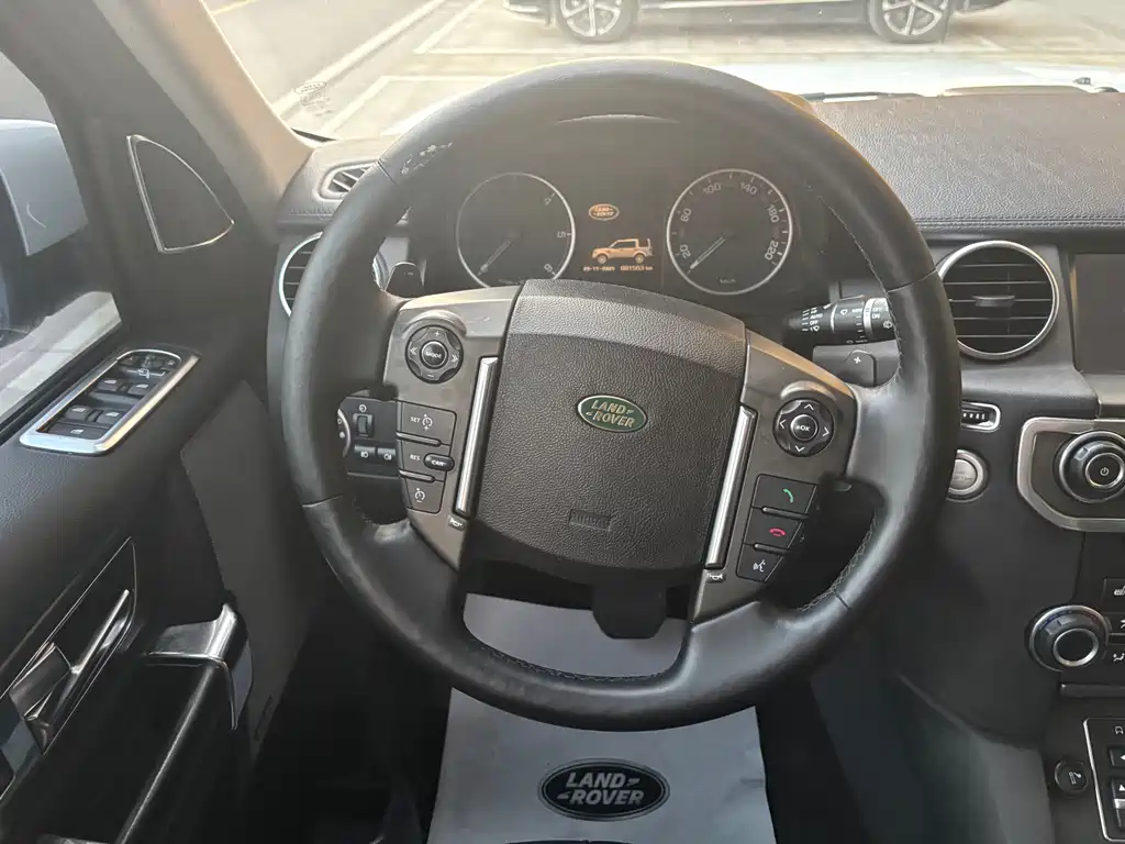Land Rover Discovery 2013 — фото 13