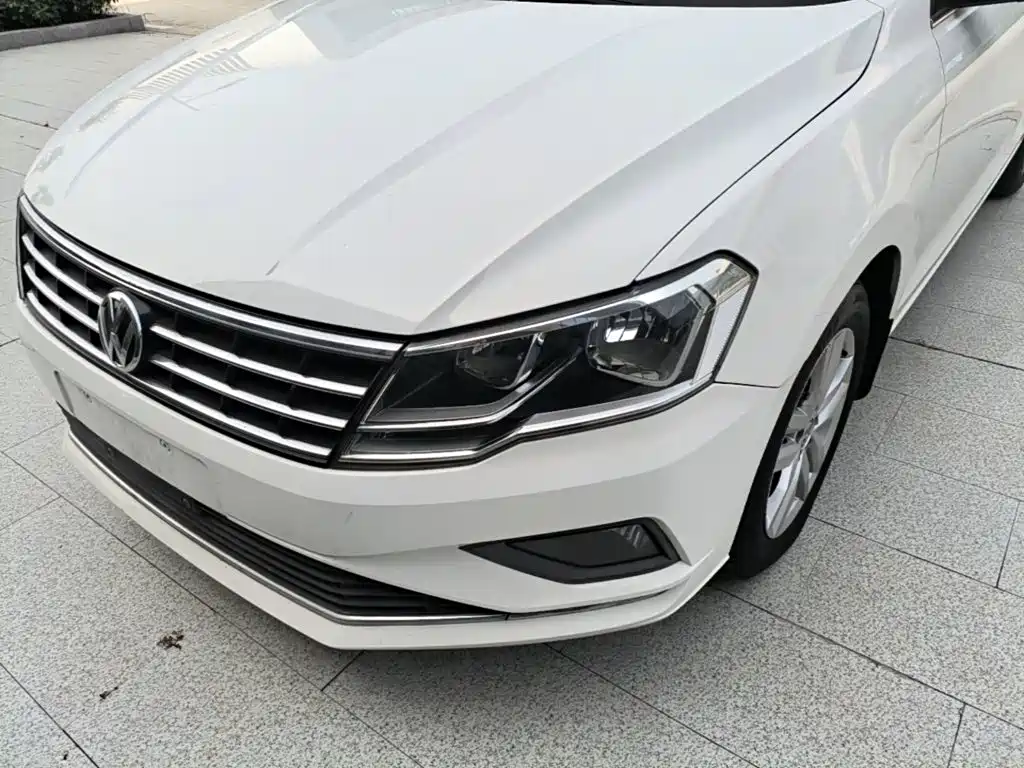 Volkswagen Jetta 2018 — фото 24