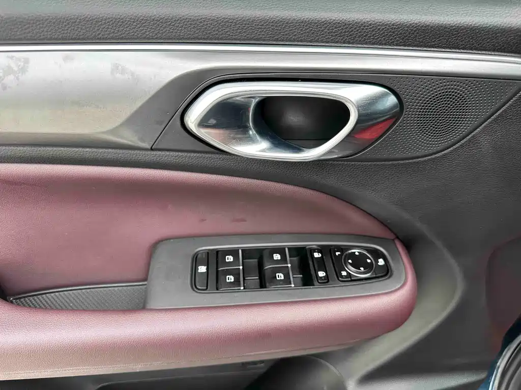GAC Trumpchi M6 2022 — фото 19