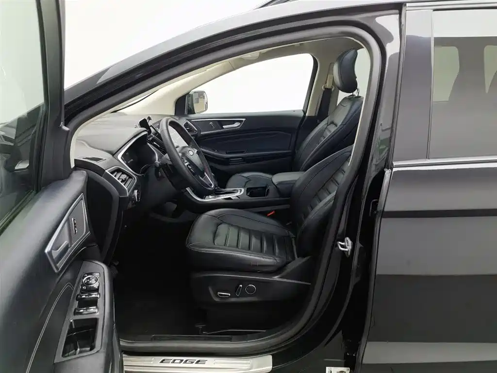 Ford Edge 2016 — фото 10