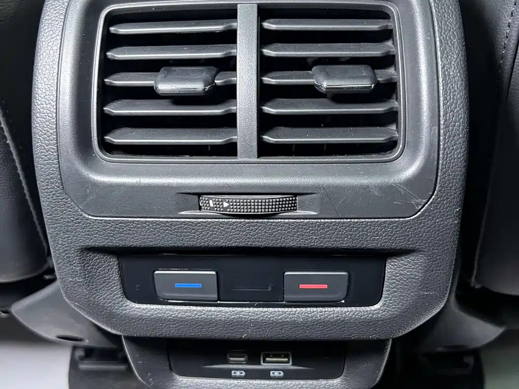 Volkswagen Touran 2022 — фото 9