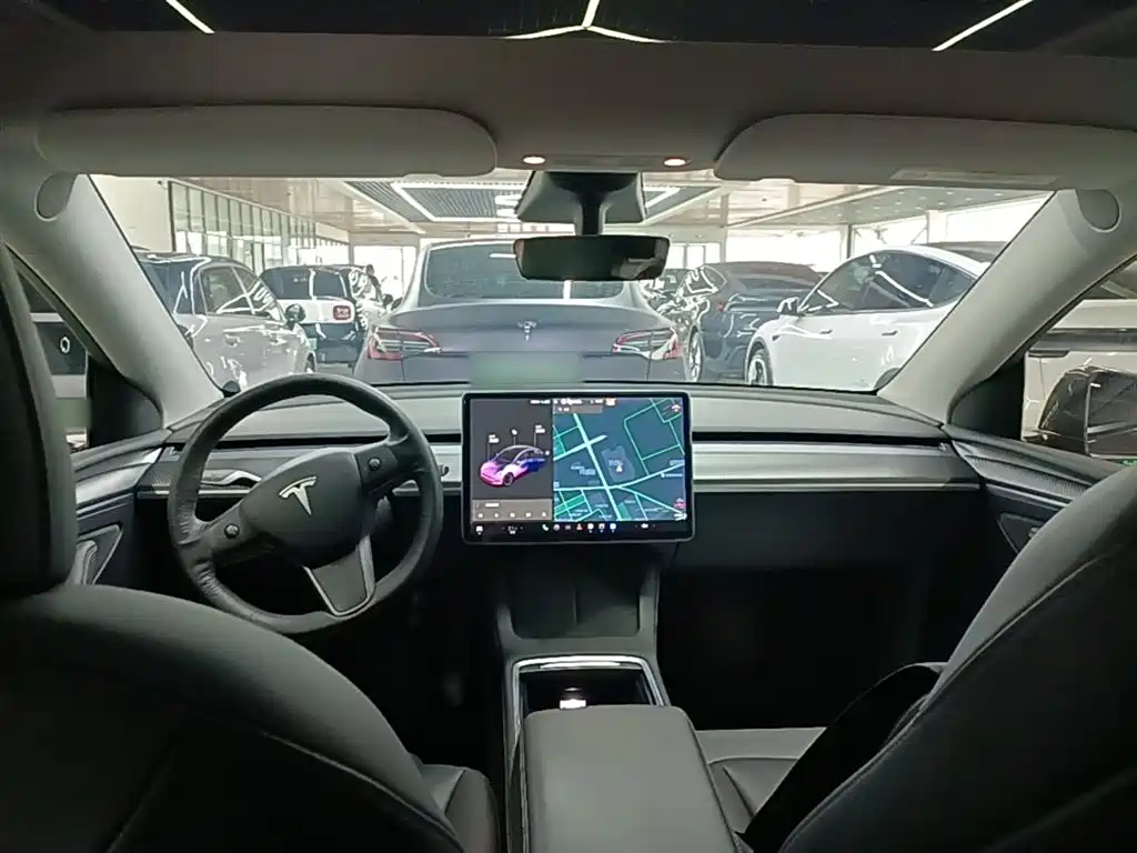 Tesla Model Y 2021 — фото 10